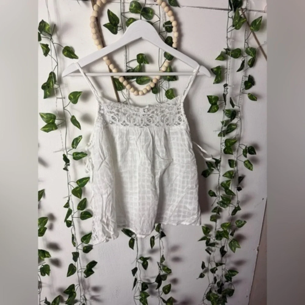 American Eagle Outfitters White Camisole Top - Picture 1 of 7